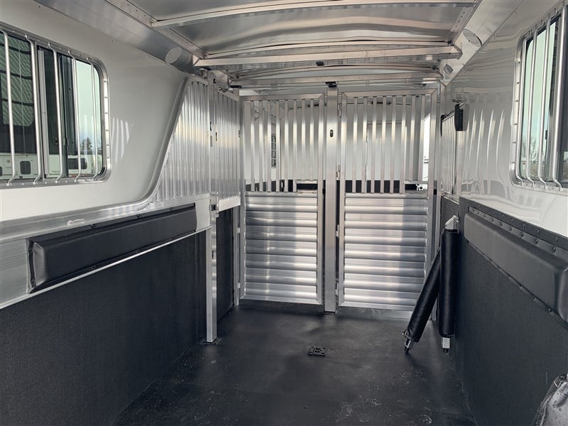 2024 4 Star 2+1 Warmblood Horse Trailer - Image 22